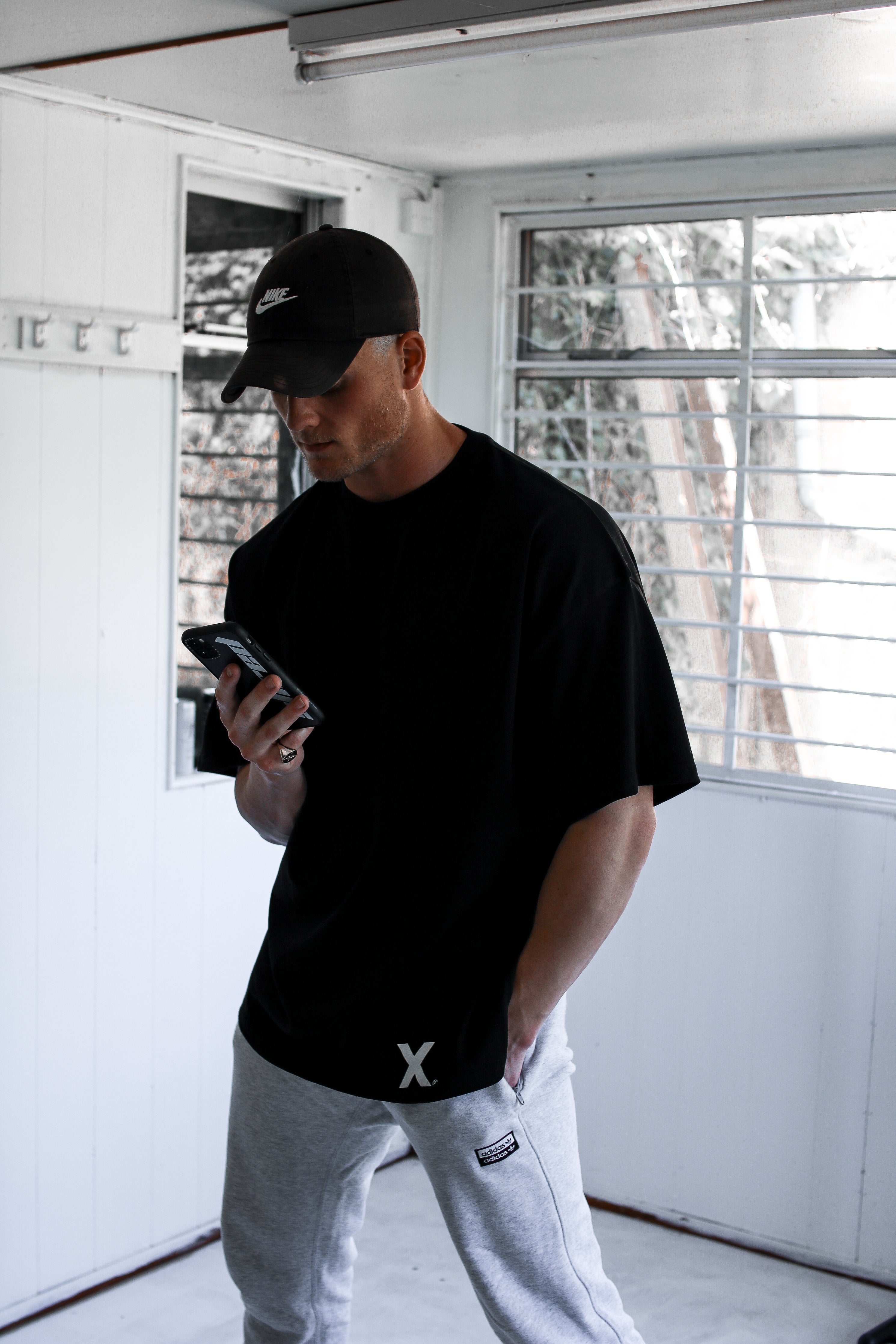 X. Oversized T-Shirt - Black